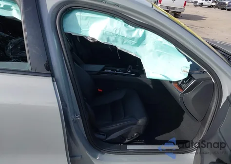 2024 Volvo S60 B5 Plus Dark Theme z USA, uszkodzony, nr VIN 7JRL12FL1RG315659